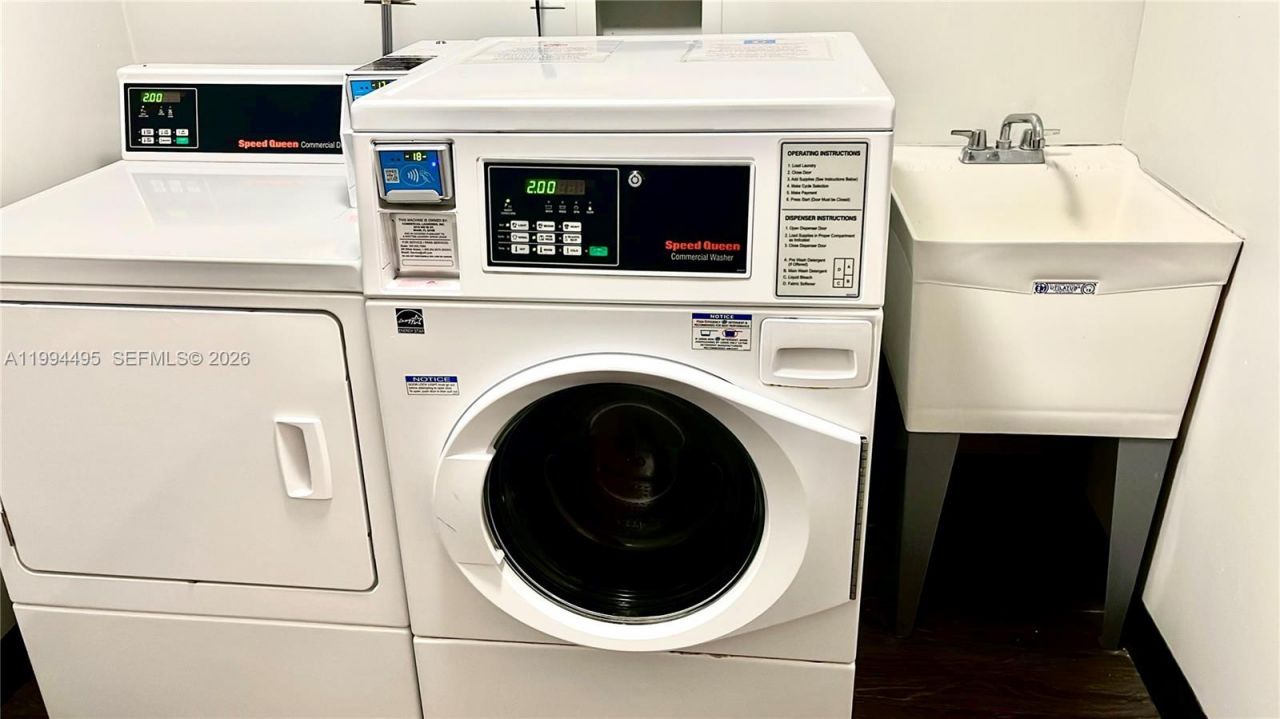 3701 N Country Club Dr , Unit 1505, Aventura, FL 33180 Photo