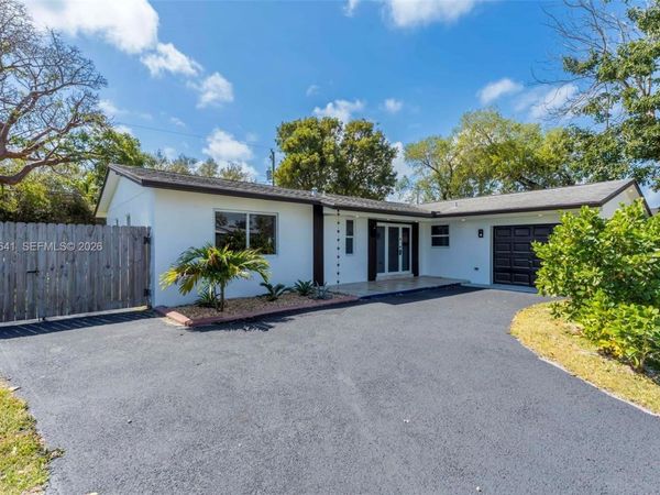 10430 SW 199th St, Cutler Bay, FL 33157