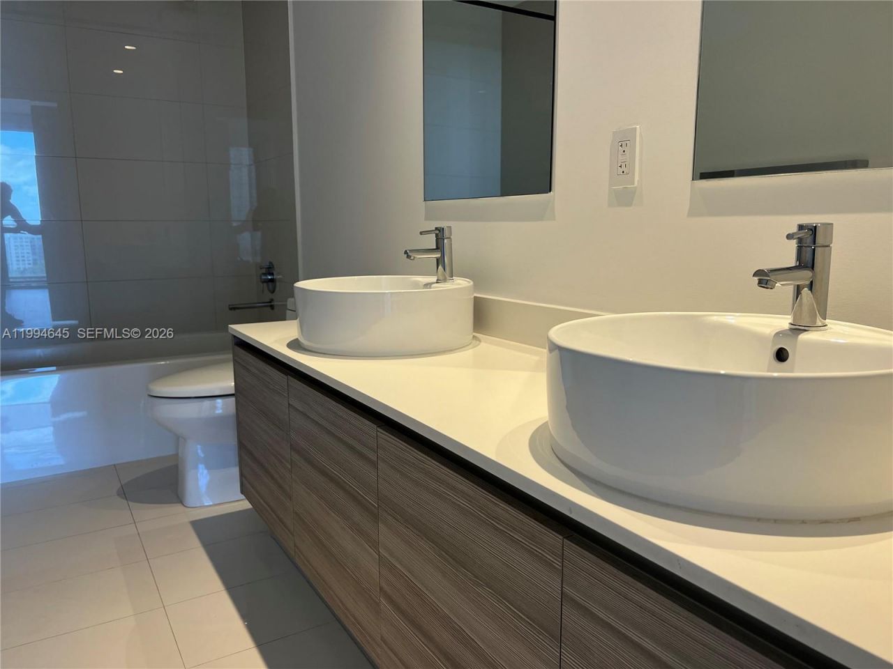 121 NE 34th St , Unit 1207, Miami, FL 33137 Photo