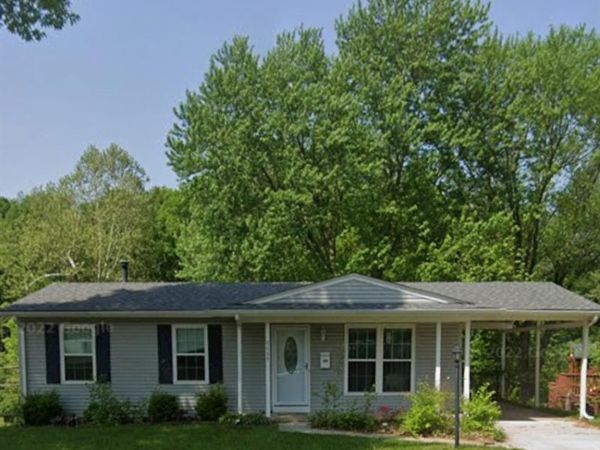 5249 Ville Rosa Lane , Hazelwood, MO 63042