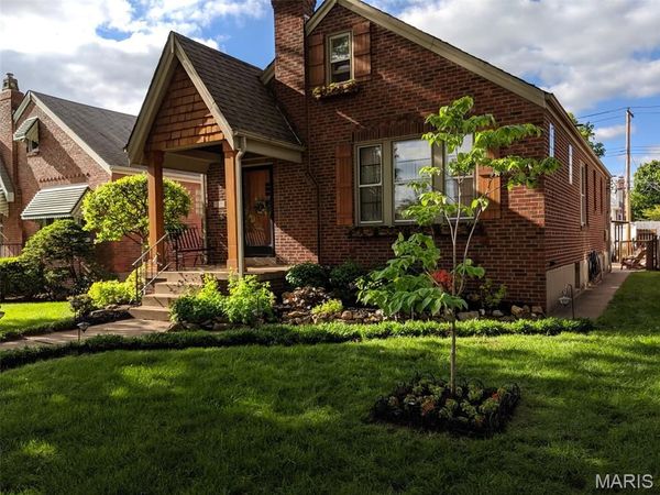 5821 Oleatha Avenue, St Louis, MO 63139