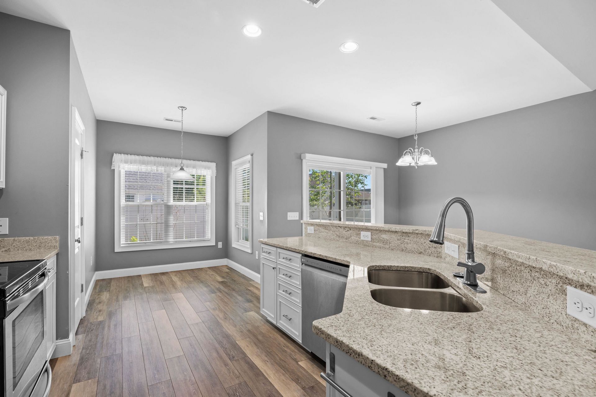 518 Irees Way Photo 14