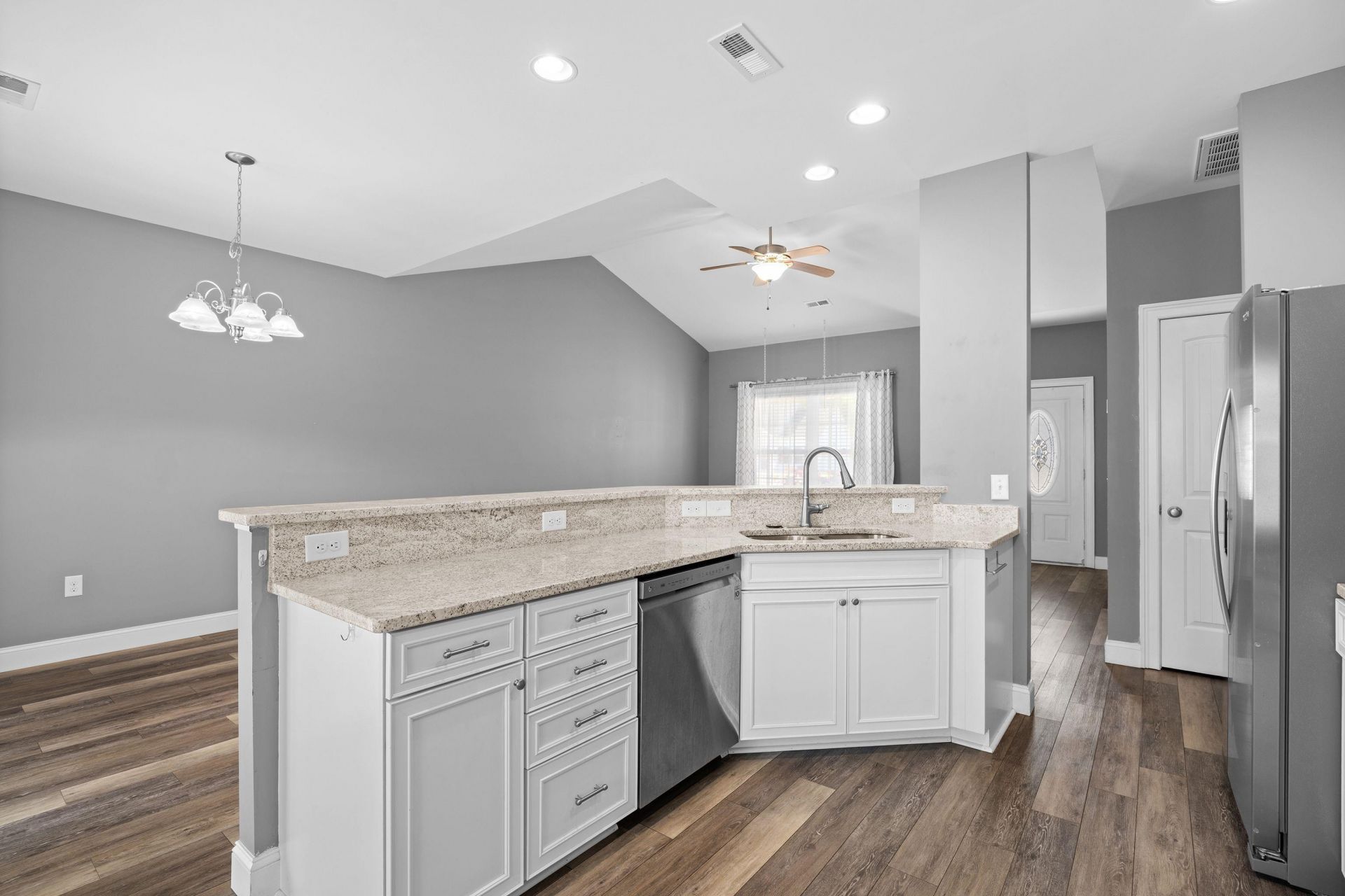 518 Irees Way Photo 17