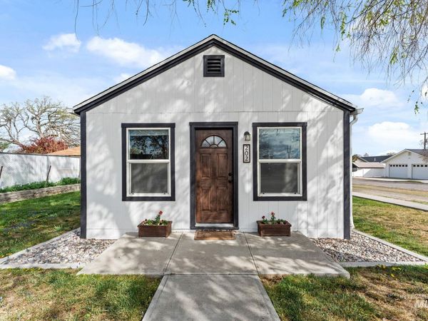 202 6th Street, Filer, ID 83328