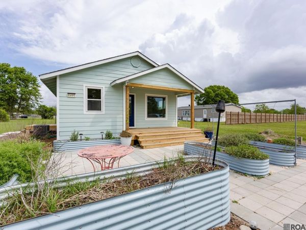 8495 Newfield Dr, Livonia, LA 70755