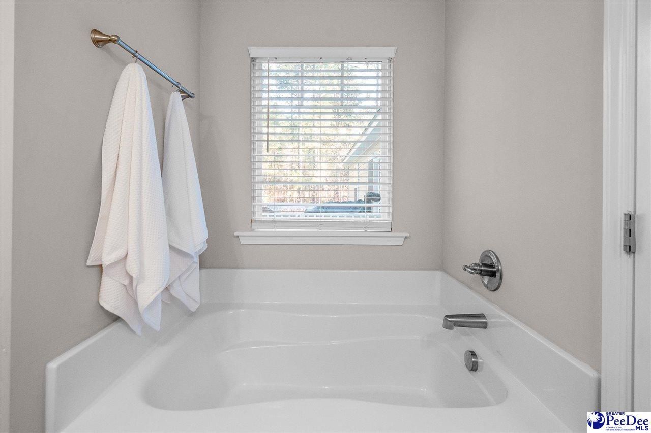 40 Thistledown Lane Photo 38