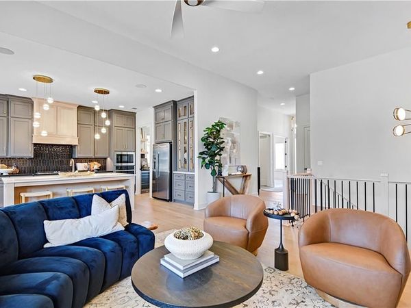 22121 W 93rd Terrace, Lenexa, KS 66220