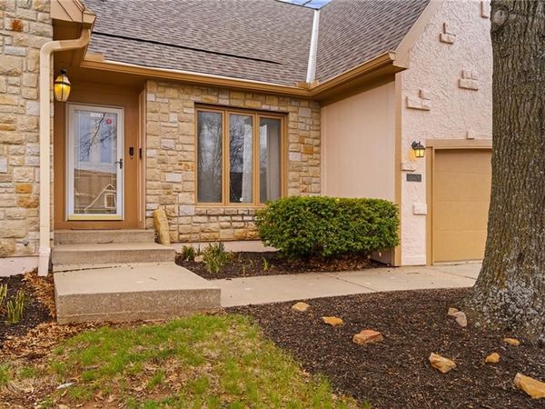 5826 Oakview Street, Shawnee, KS 66216