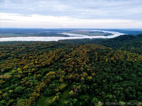 15 E Davis Field Road , Muskogee, OK 74403