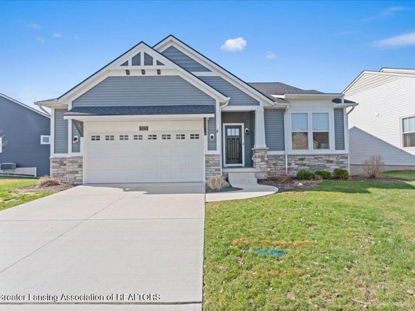 7572 Roxborough Lane, Grand Ledge, MI 48837