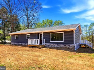 22064 YELLOWBOTTOM, LIGNUM, VA 22726