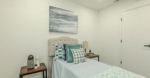 2036 La Jolla Dr, Stockton, CA 95204 Photo