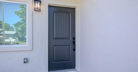 2036 La Jolla Dr, Stockton, CA 95204 Photo