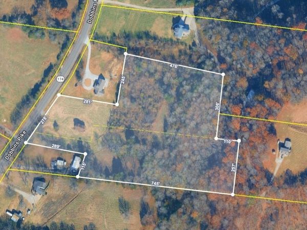 740 Dobbins Pike , Gallatin, TN 37066