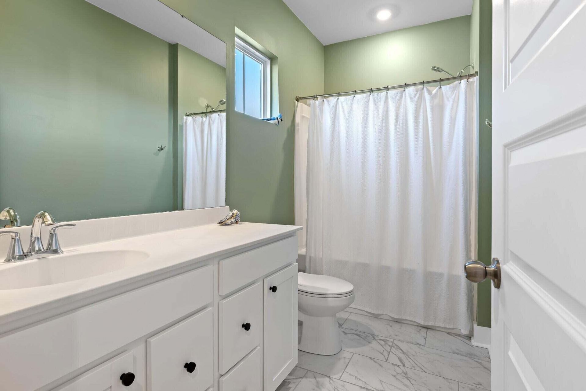 190 Ashworth Drive Photo 26