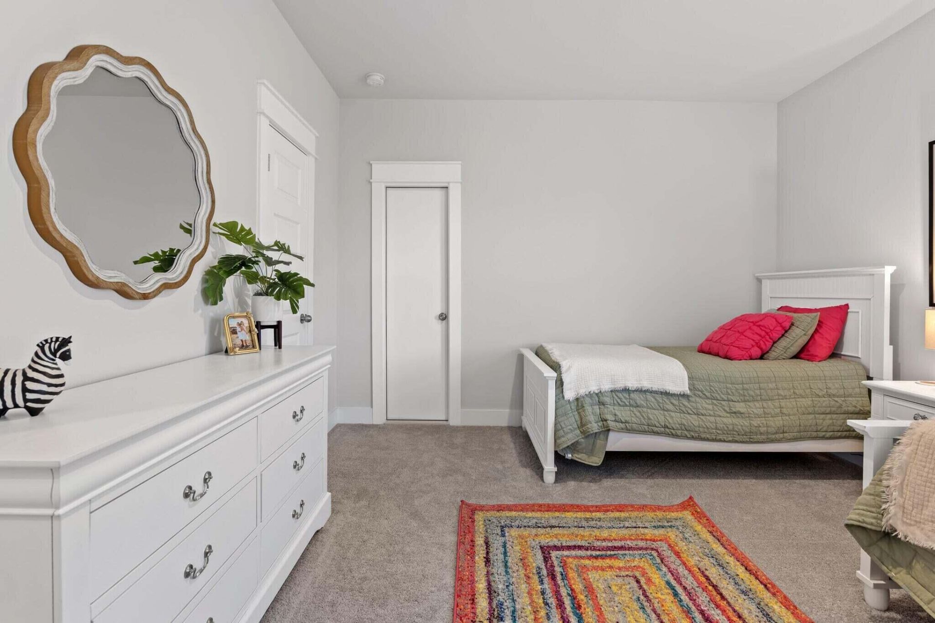 190 Ashworth Drive Photo 32