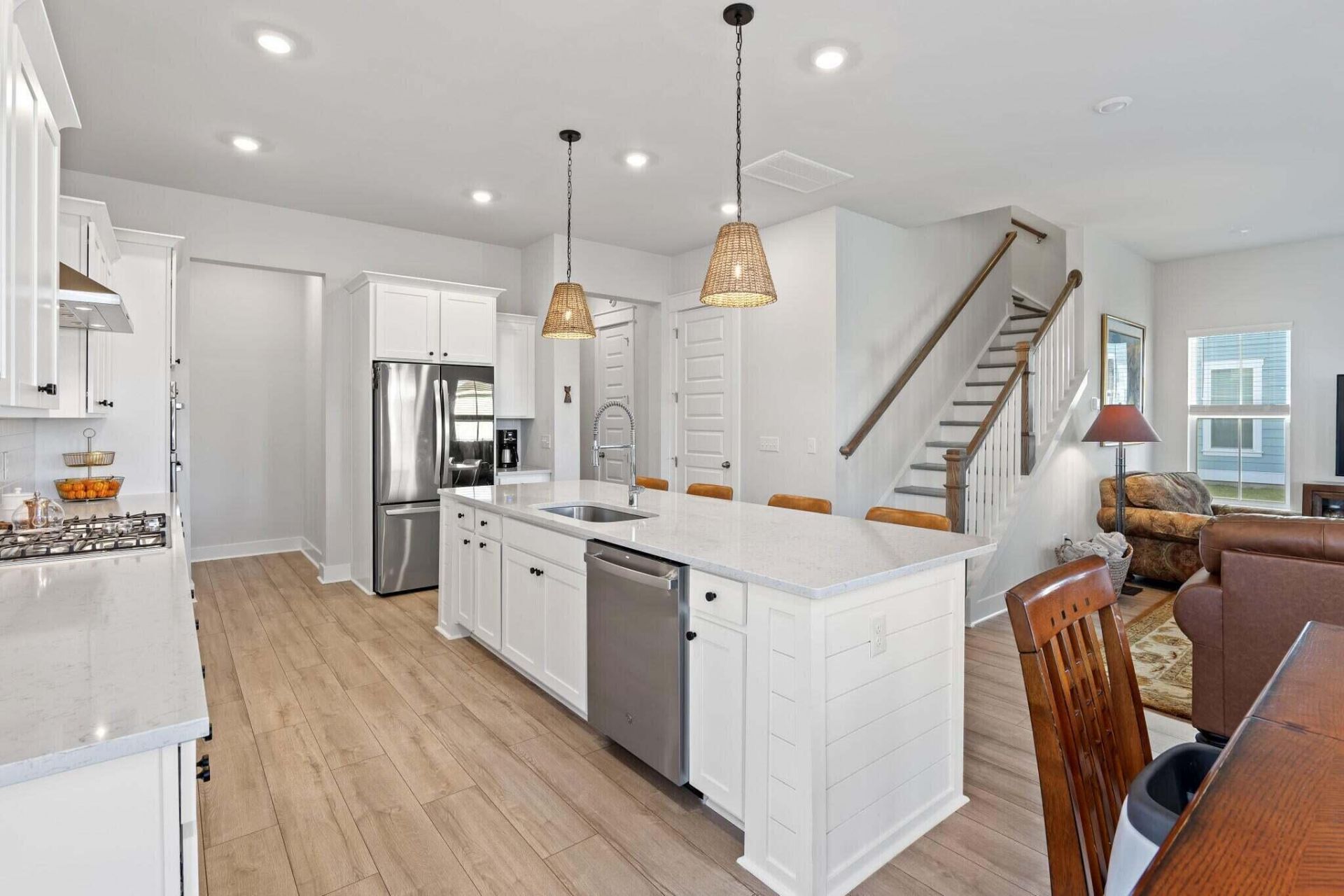 190 Ashworth Drive Photo 9