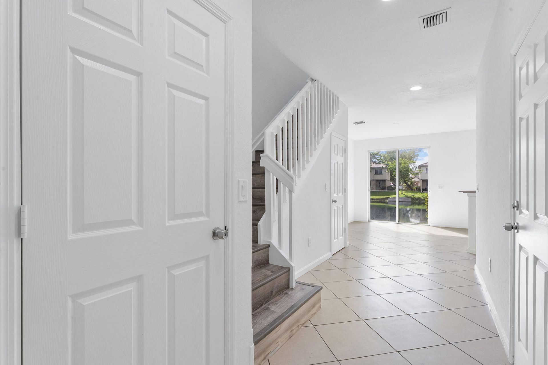 995 Abaco Lane, Riviera Beach, FL 33404 Photo