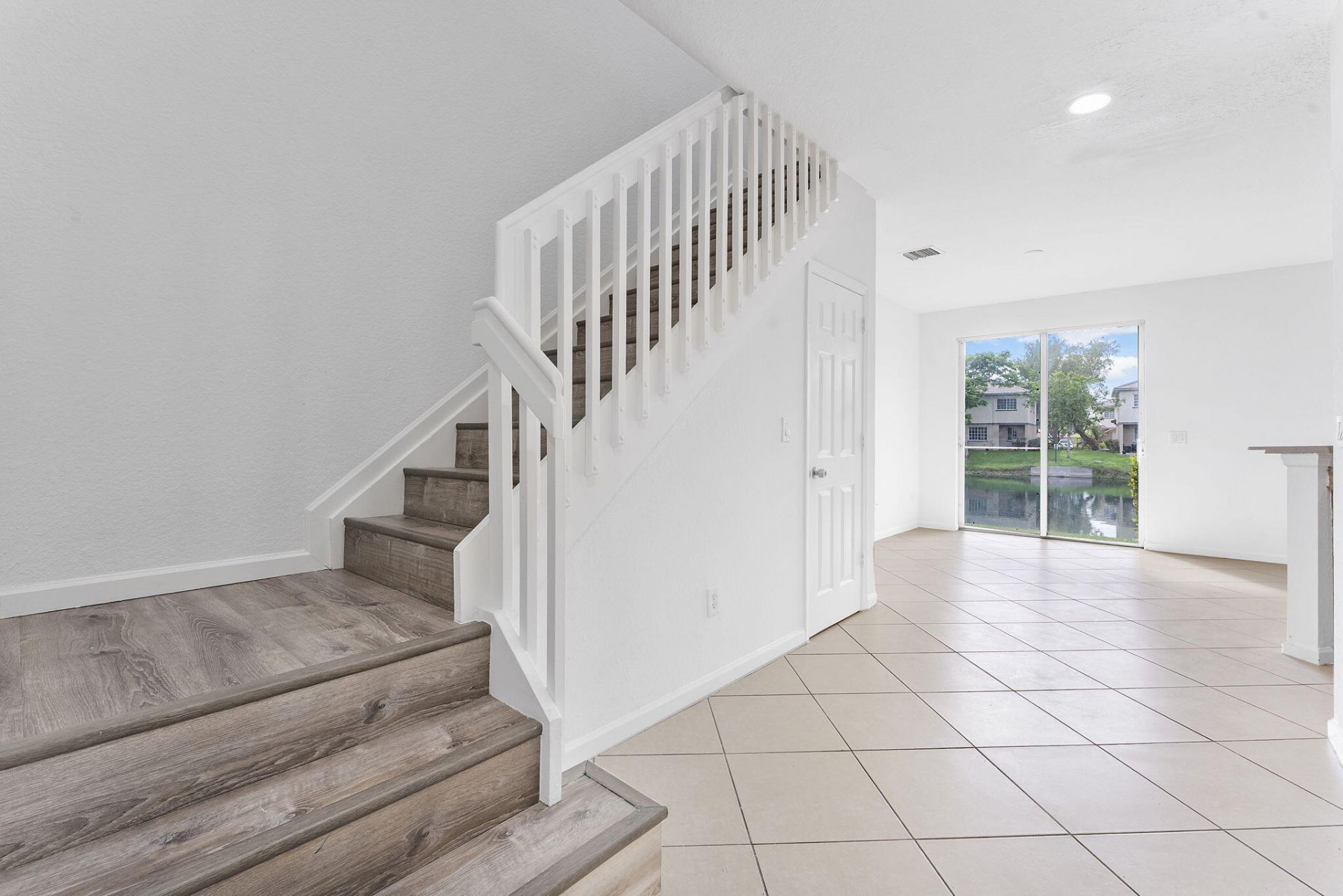 995 Abaco Lane, Riviera Beach, FL 33404 Photo