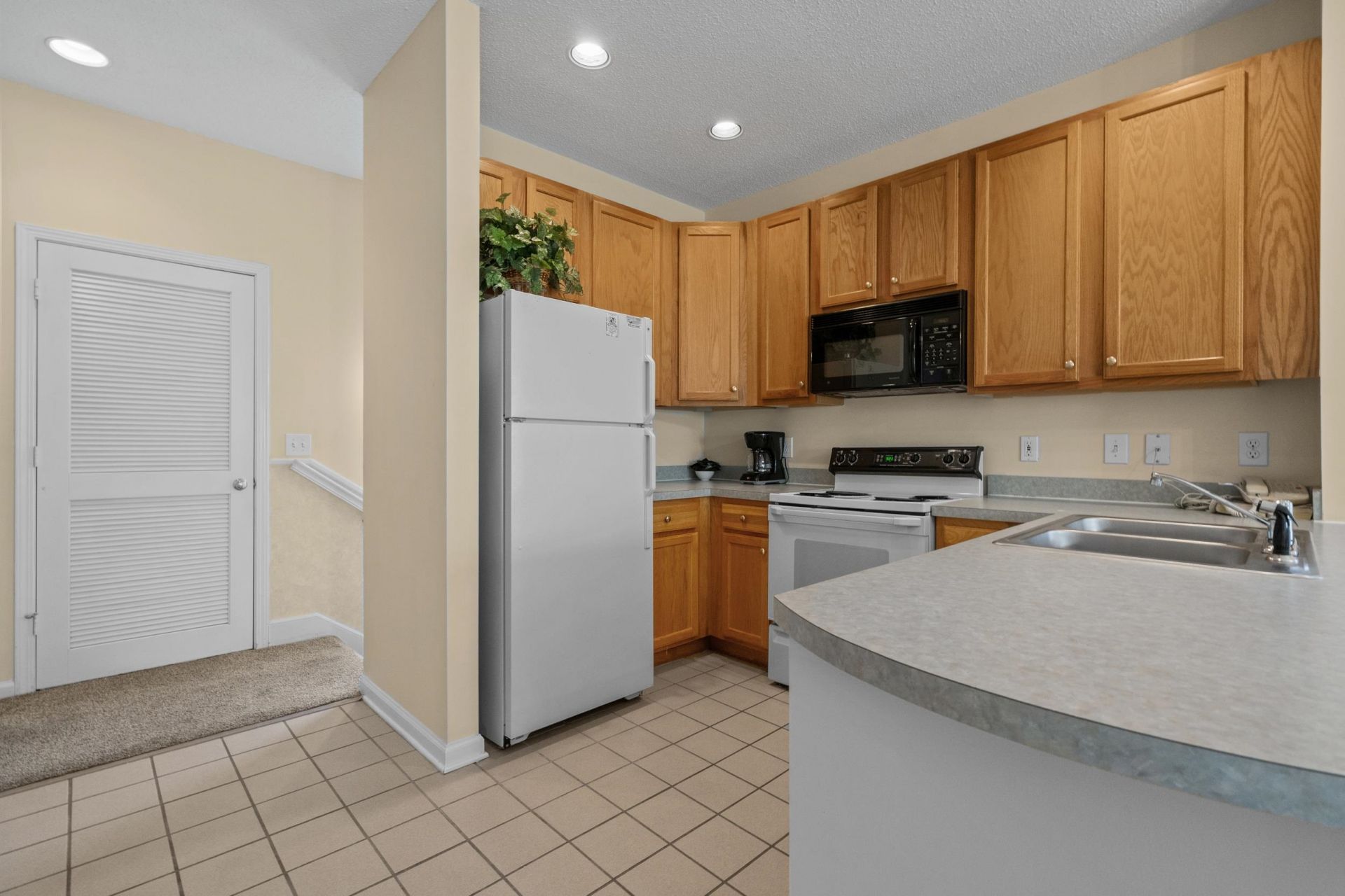 4545 Girvan Dr.  Photo 13