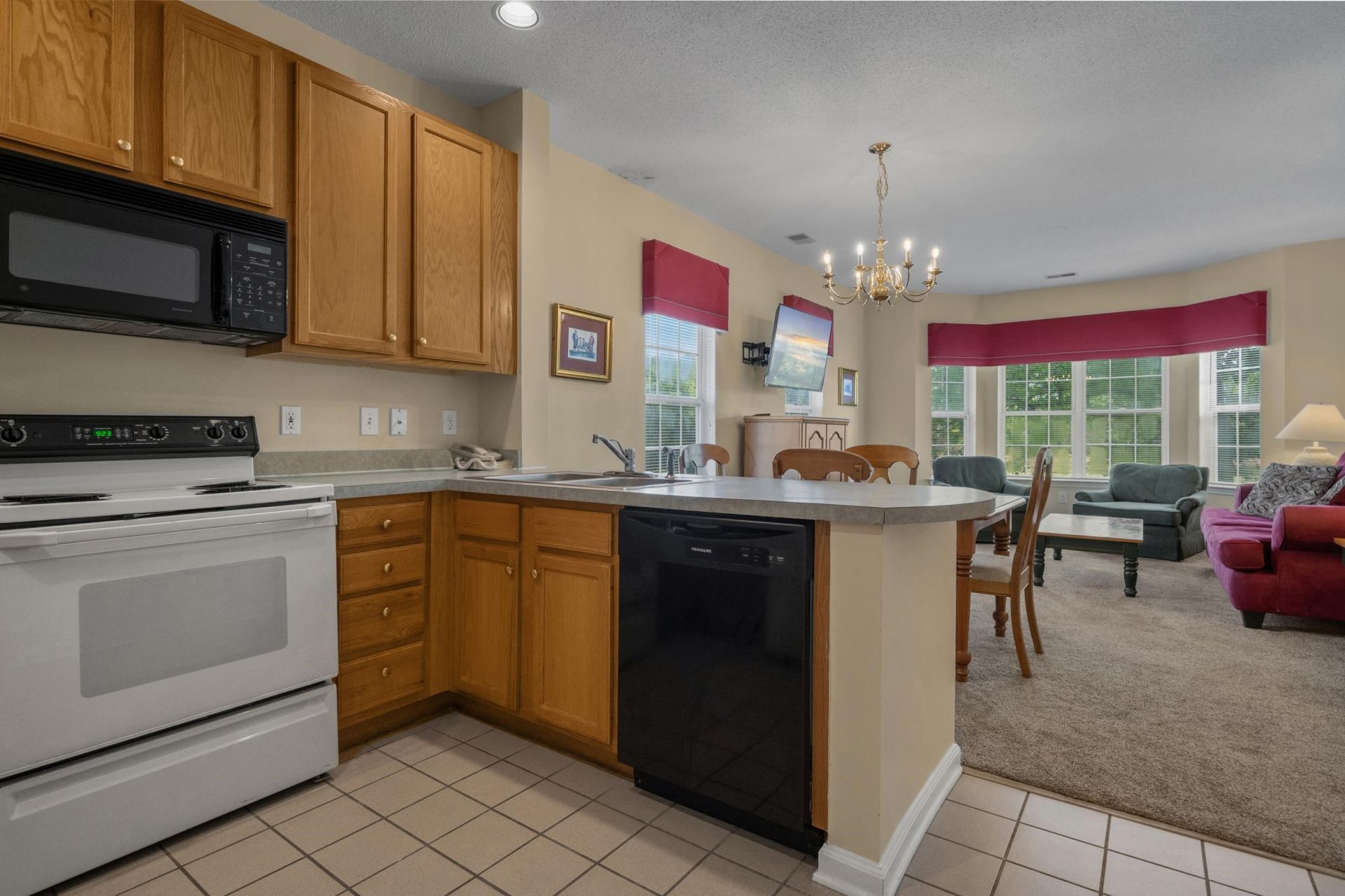 4545 Girvan Dr.  Photo 15