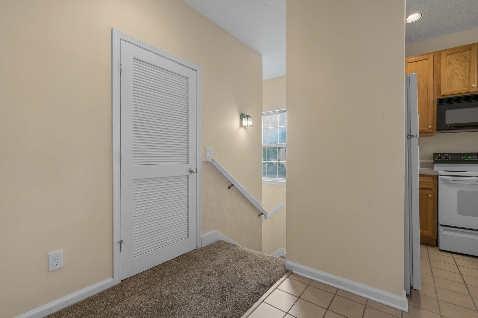 4545 Girvan Dr.  Photo 6