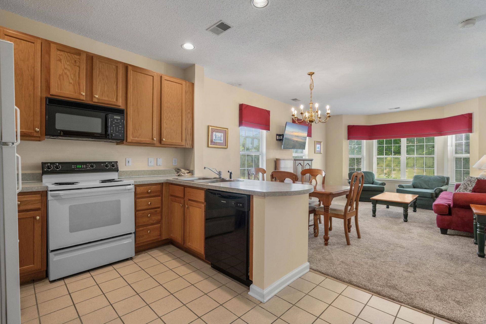 4545 Girvan Dr.  Photo 7