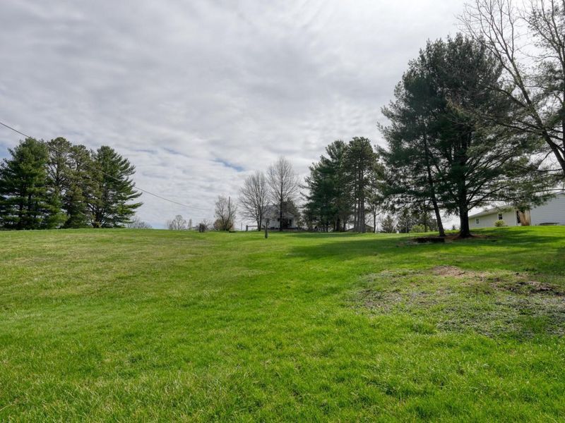 825 Friendship Drive , New Concord, OH 43762 Photo 37