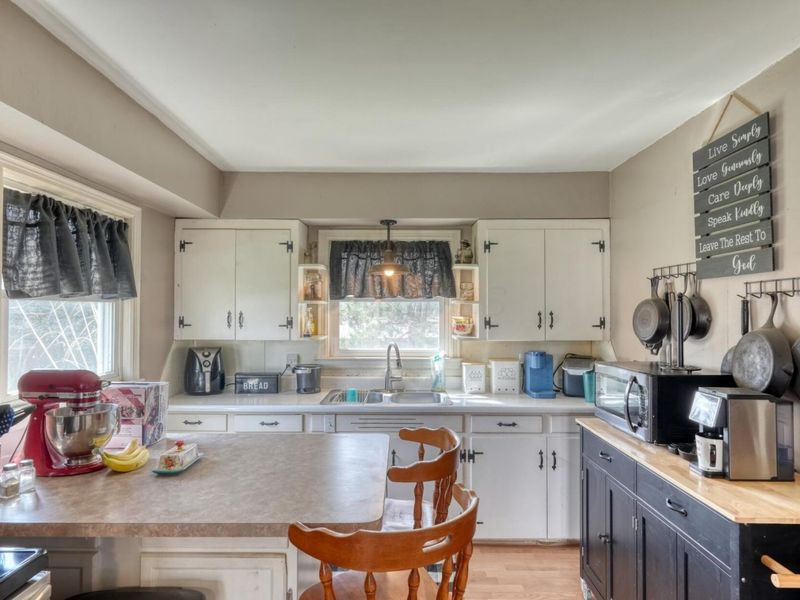 825 Friendship Drive , New Concord, OH 43762 Photo 8