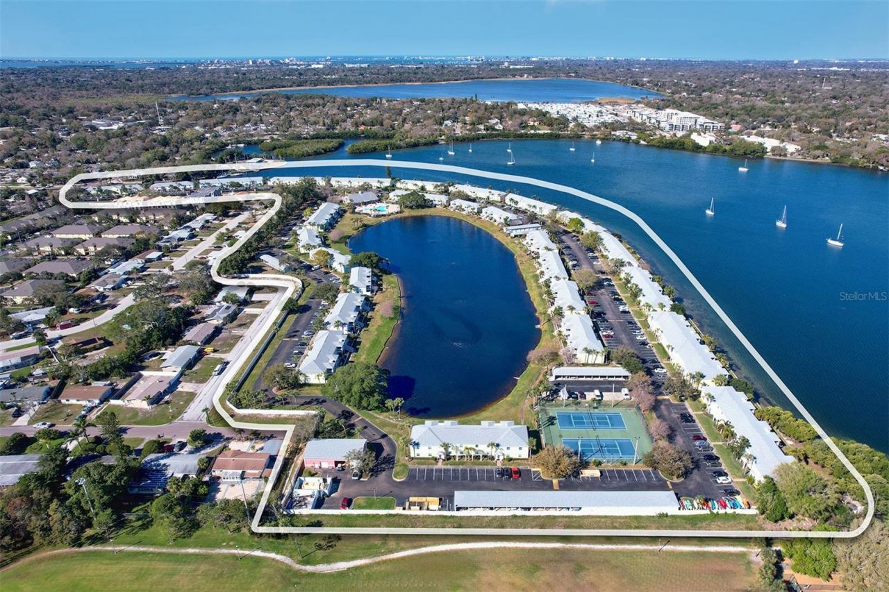 136 Pompano Drive Se, Unit D, Saint Petersburg, FL 33705 Photo