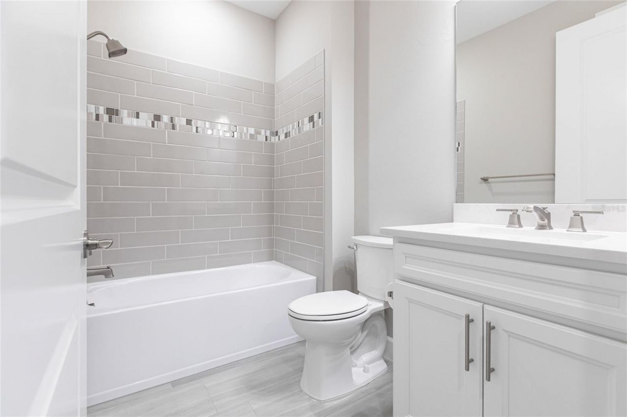 5658 Silverside Pine Court, Bradenton, FL 34211 Photo