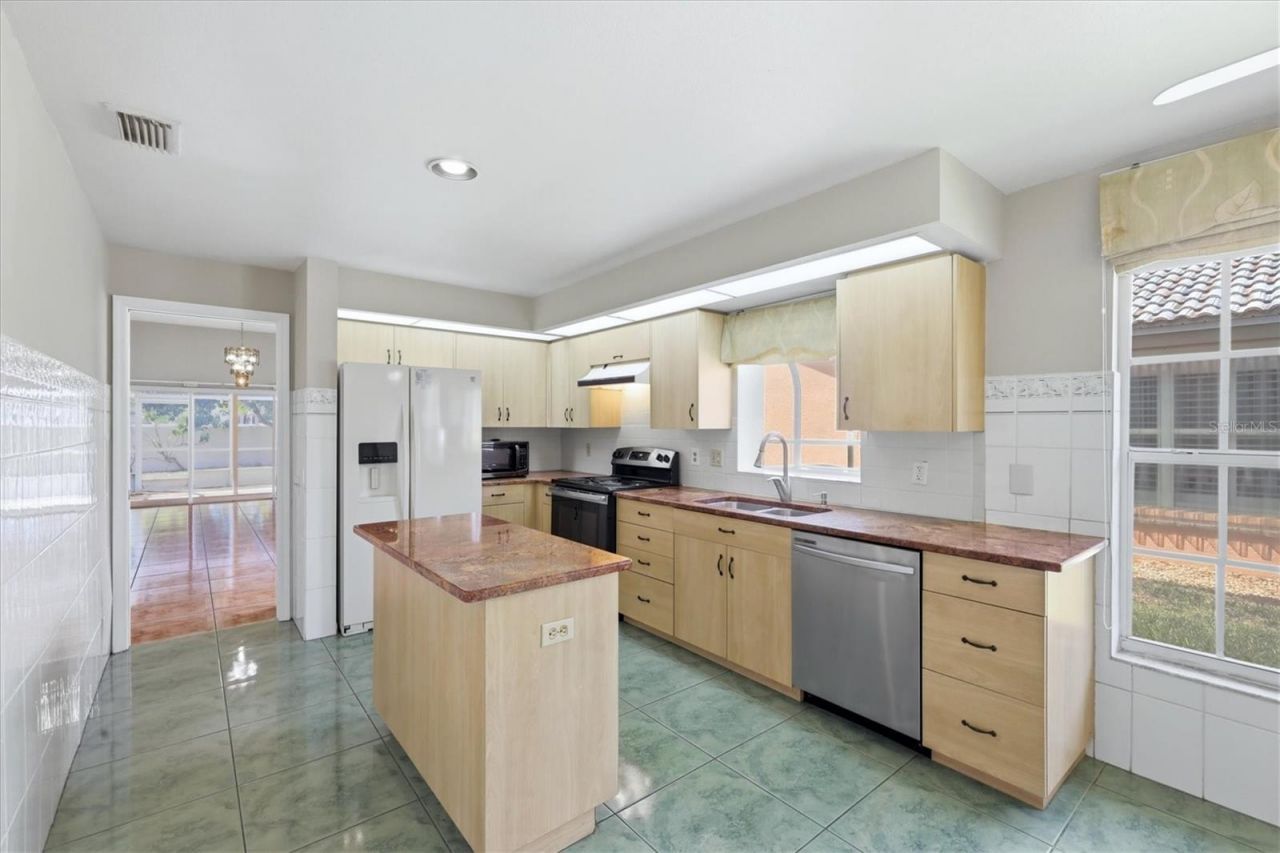 4738 Dundee Drive , Bradenton, FL 34210 Photo