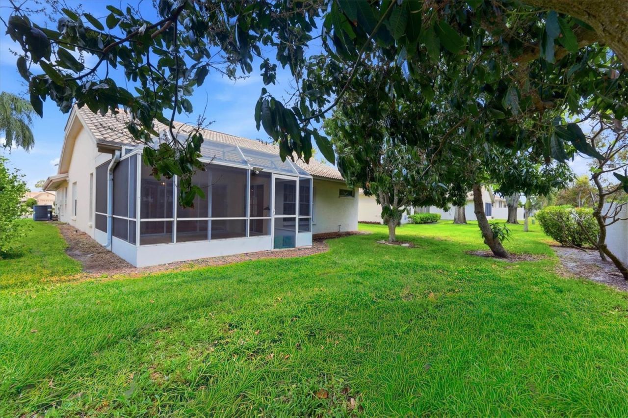 4738 Dundee Drive , Bradenton, FL 34210 Photo