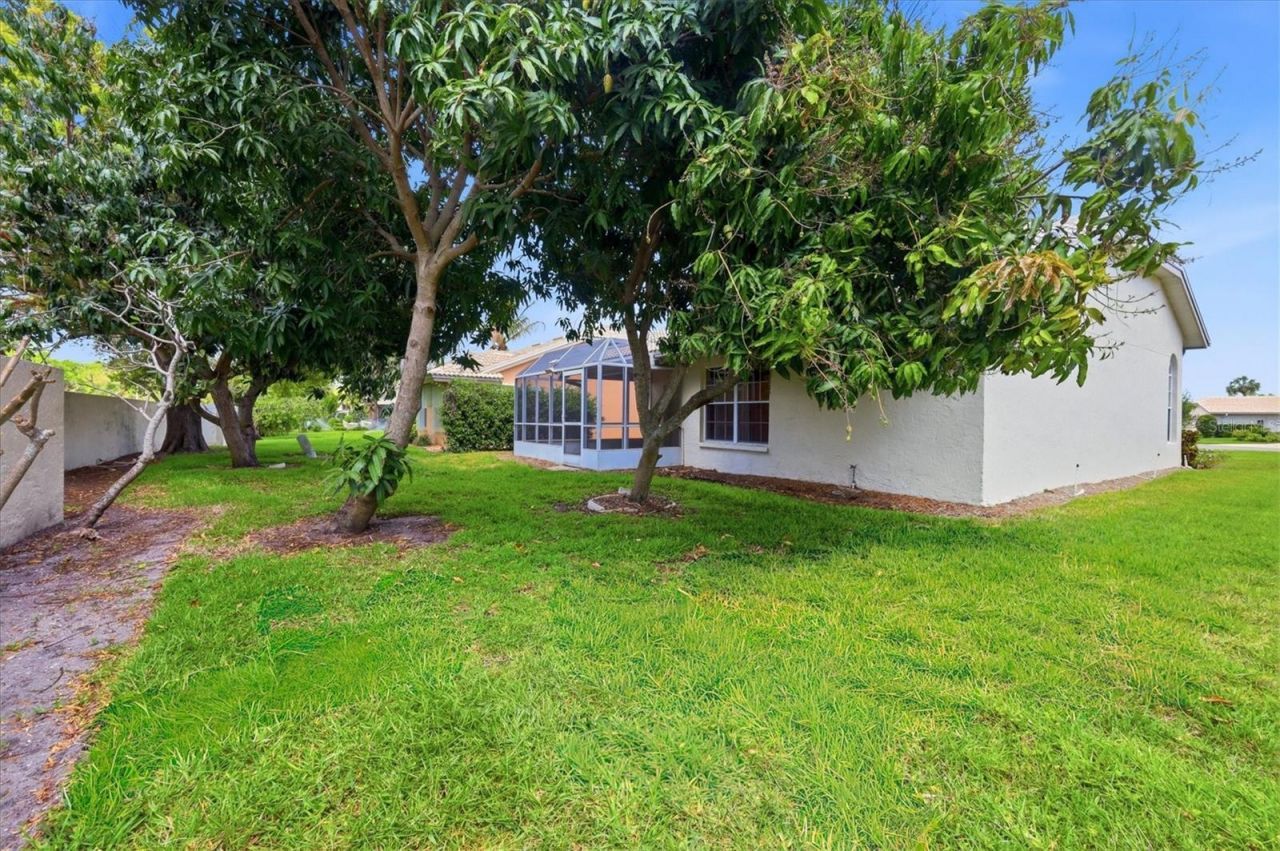 4738 Dundee Drive , Bradenton, FL 34210 Photo