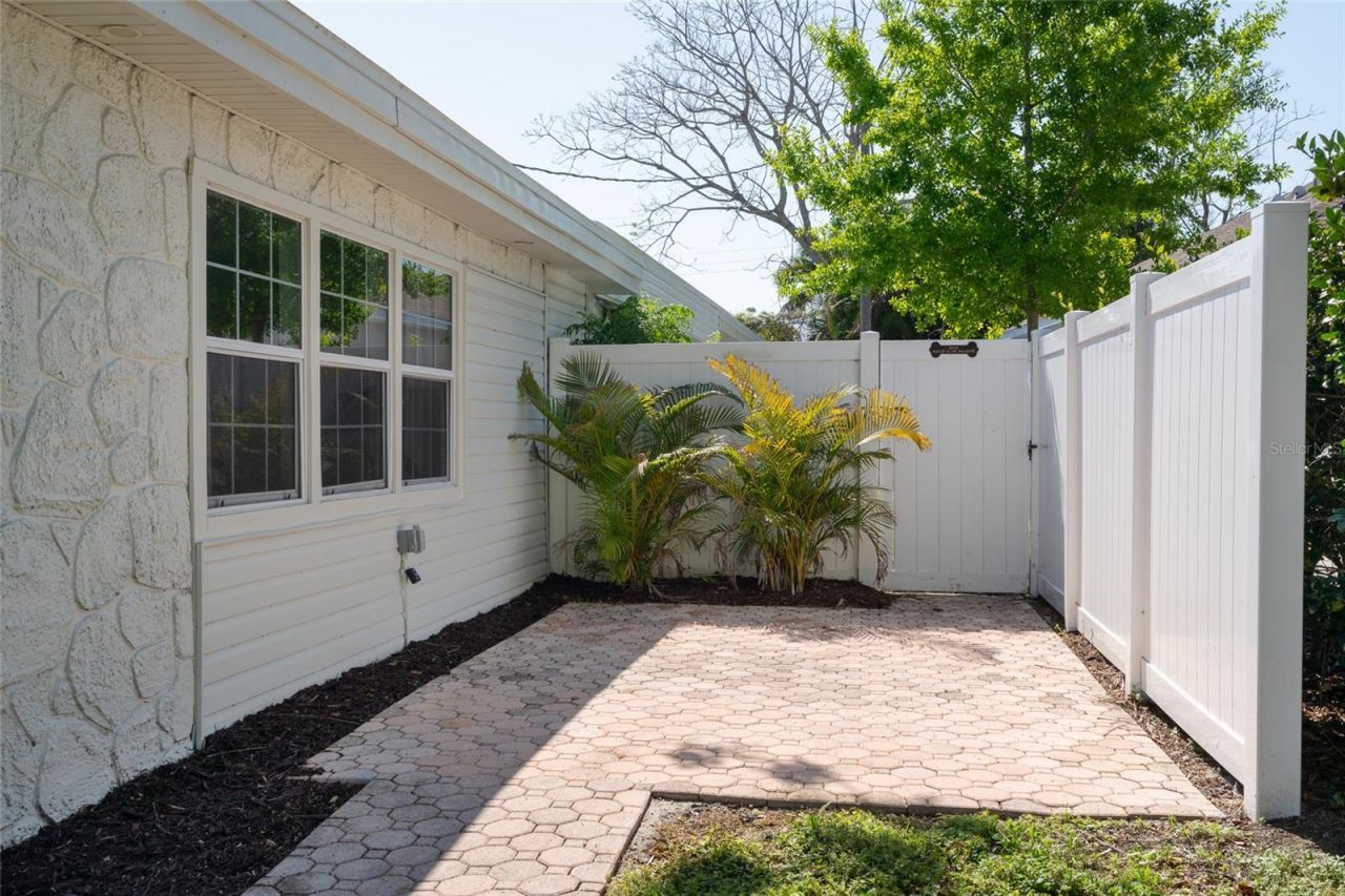 2660 Fairway Avenue S, Saint Petersburg, FL 33712 Photo