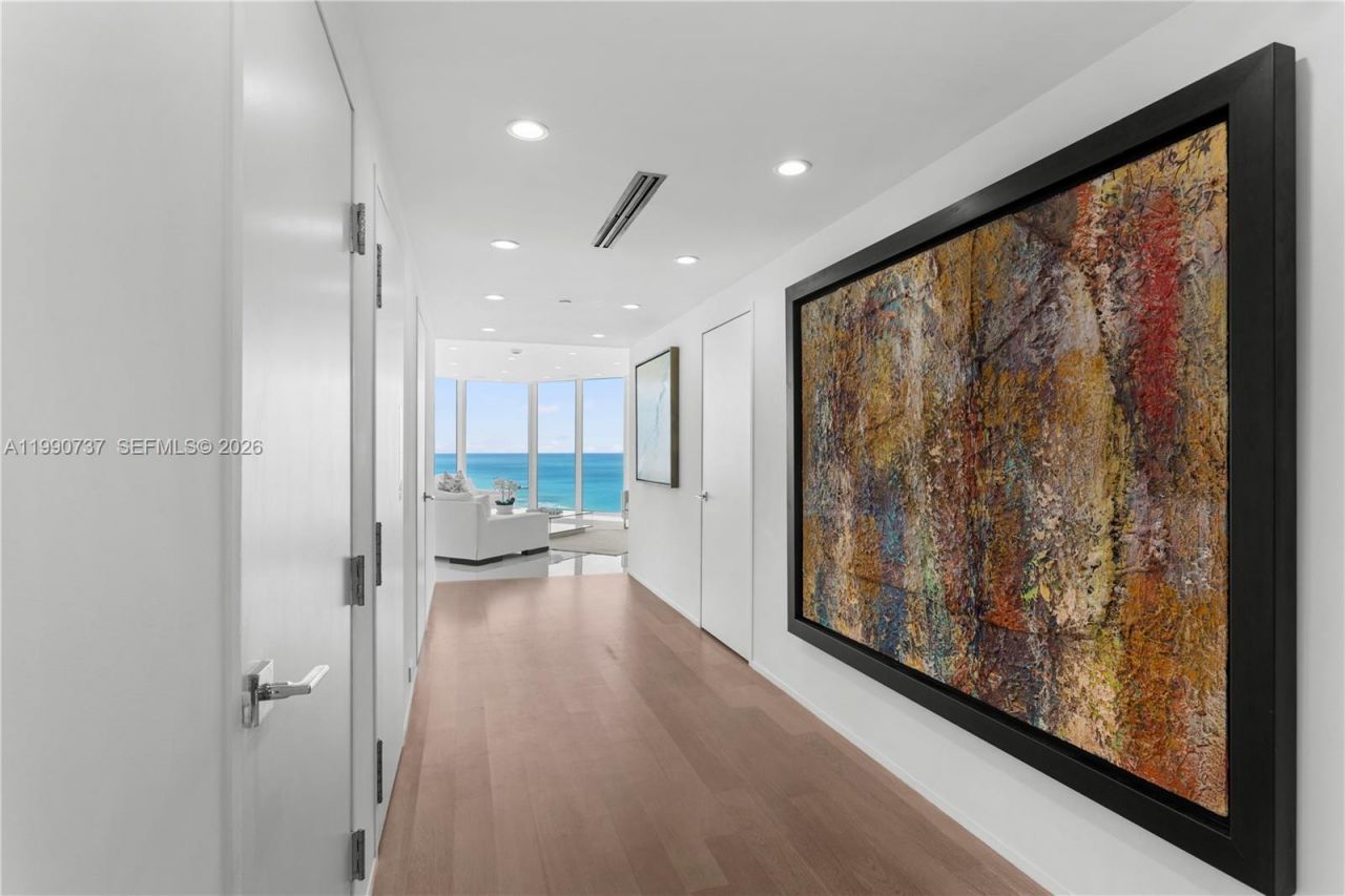 300 S Pointe Dr, Unit 3405, Miami Beach, FL 33139 Photo