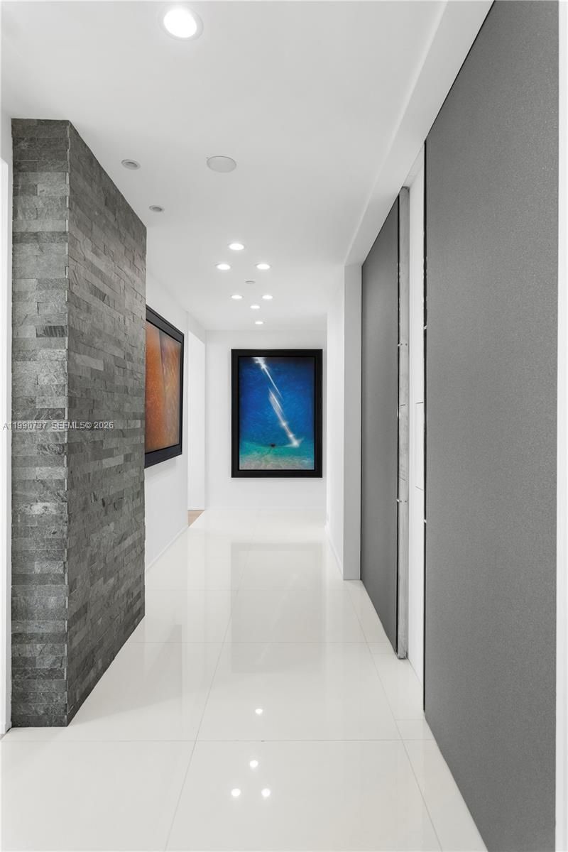 300 S Pointe Dr, Unit 3405, Miami Beach, FL 33139 Photo