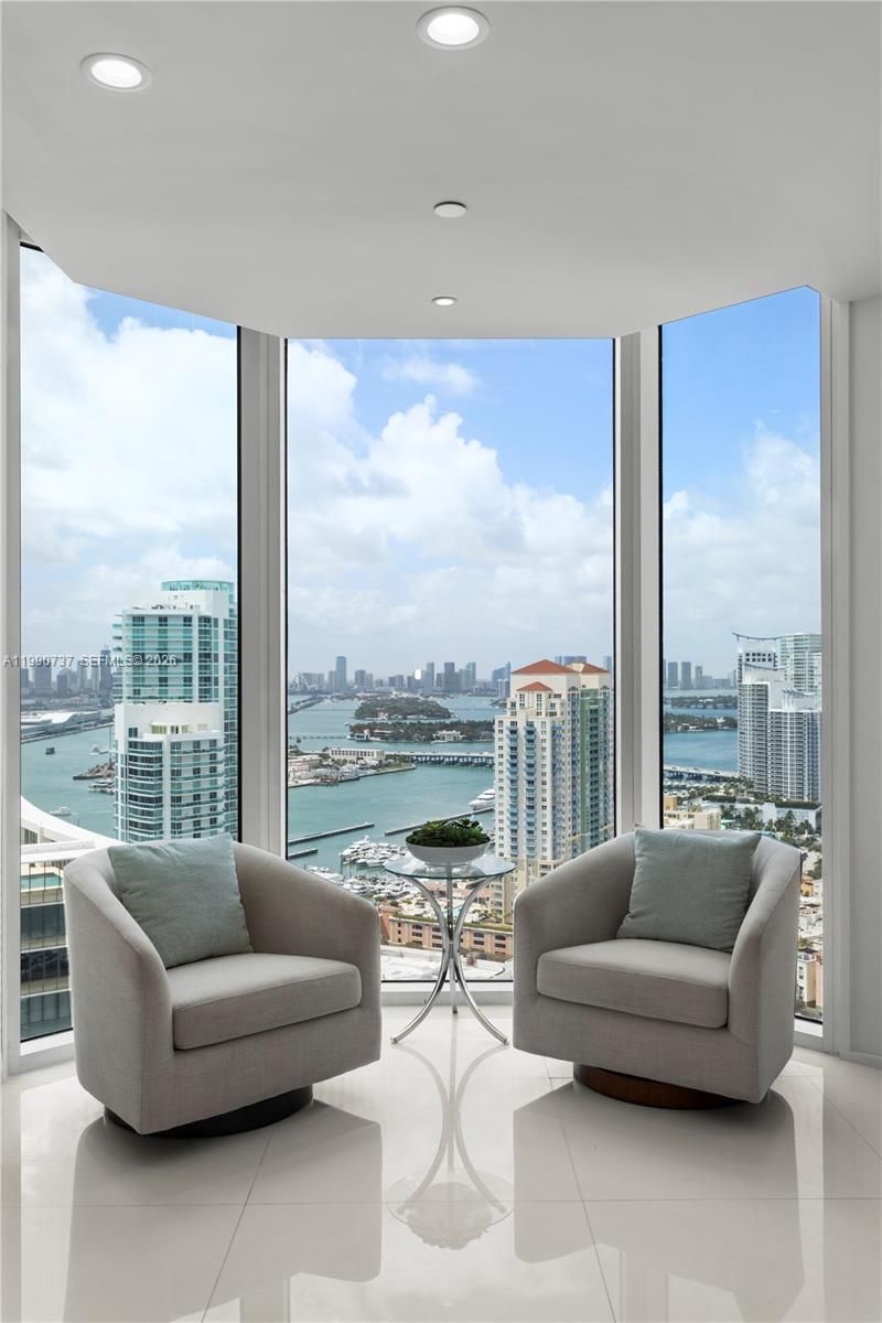 300 S Pointe Dr, Unit 3405, Miami Beach, FL 33139 Photo