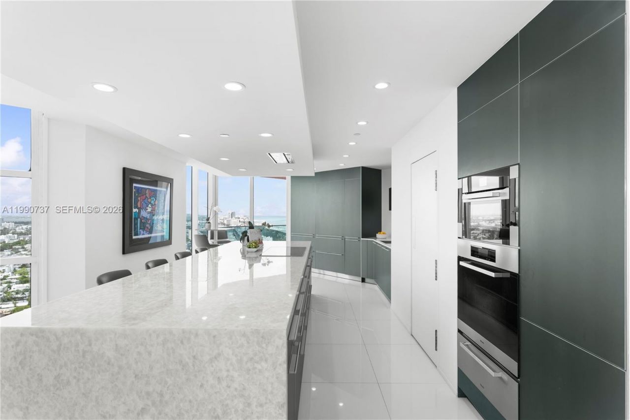 300 S Pointe Dr, Unit 3405, Miami Beach, FL 33139 Photo
