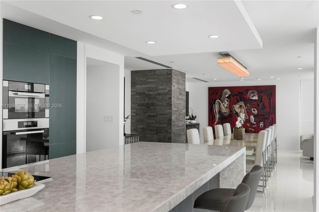 300 S Pointe Dr, Unit 3405, Miami Beach, FL 33139 Photo