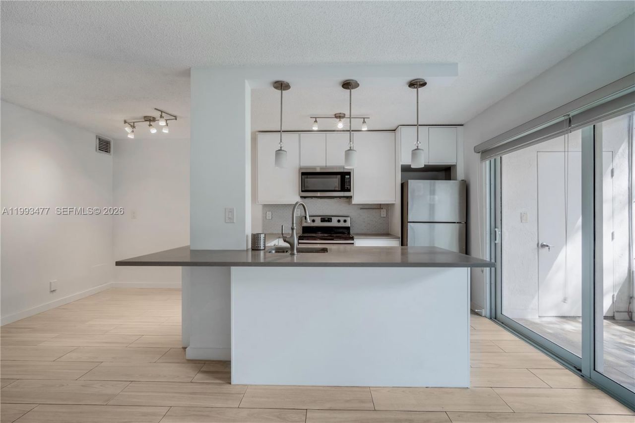 13924 SW 90th Ter, Unit 13924, Miami, FL 33186 Photo
