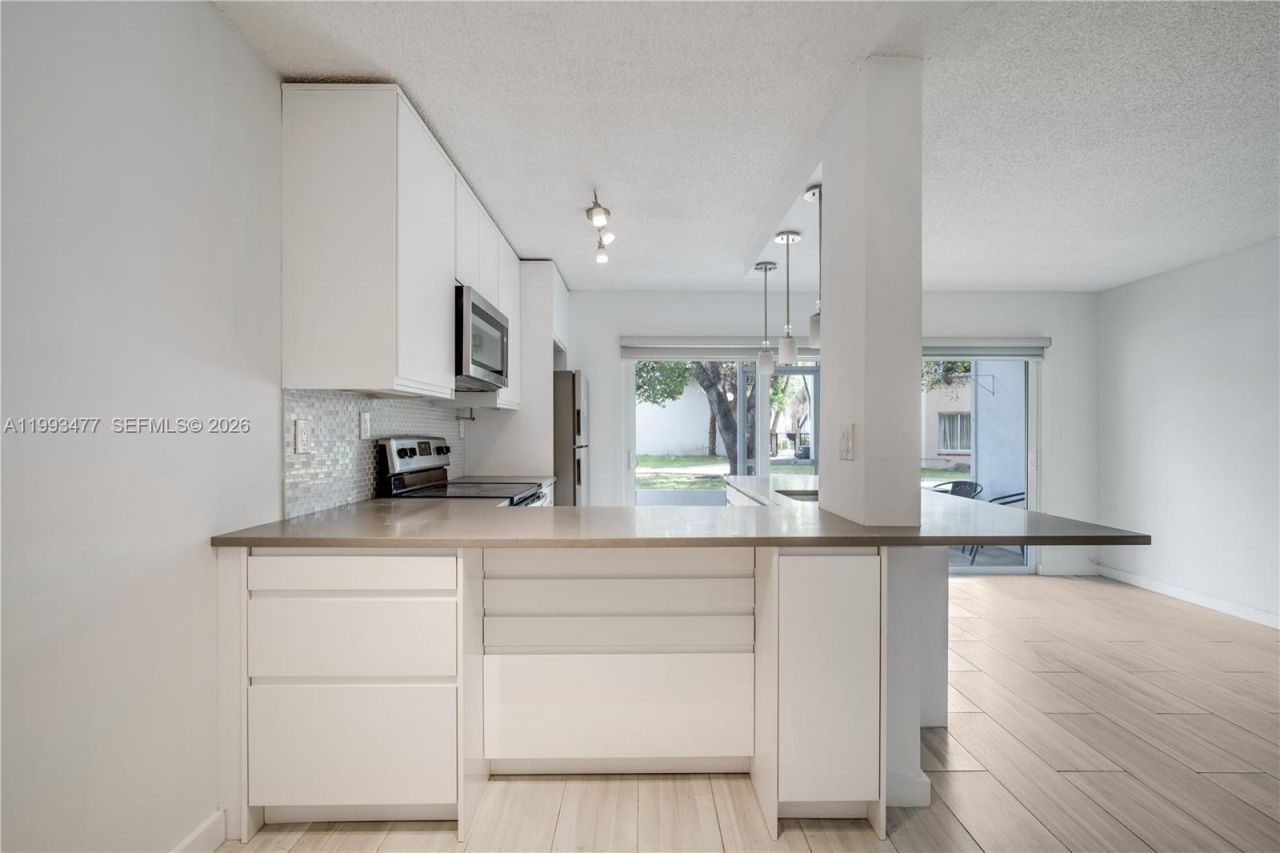 13924 SW 90th Ter, Unit 13924, Miami, FL 33186 Photo