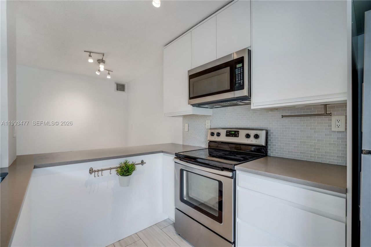 13924 SW 90th Ter, Unit 13924, Miami, FL 33186 Photo