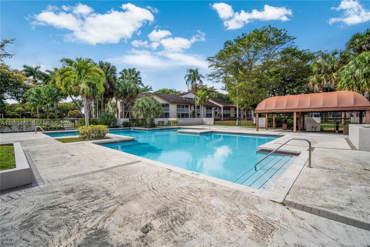 13924 SW 90th Ter, Unit 13924, Miami, FL 33186 Photo