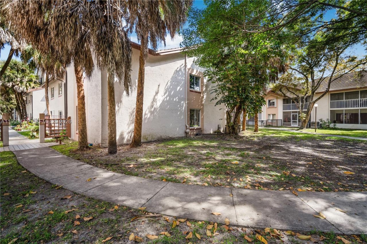 13924 SW 90th Ter, Unit 13924, Miami, FL 33186 Photo