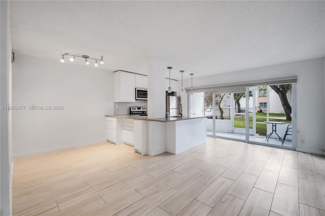 13924 SW 90th Ter, Unit 13924, Miami, FL 33186 Photo