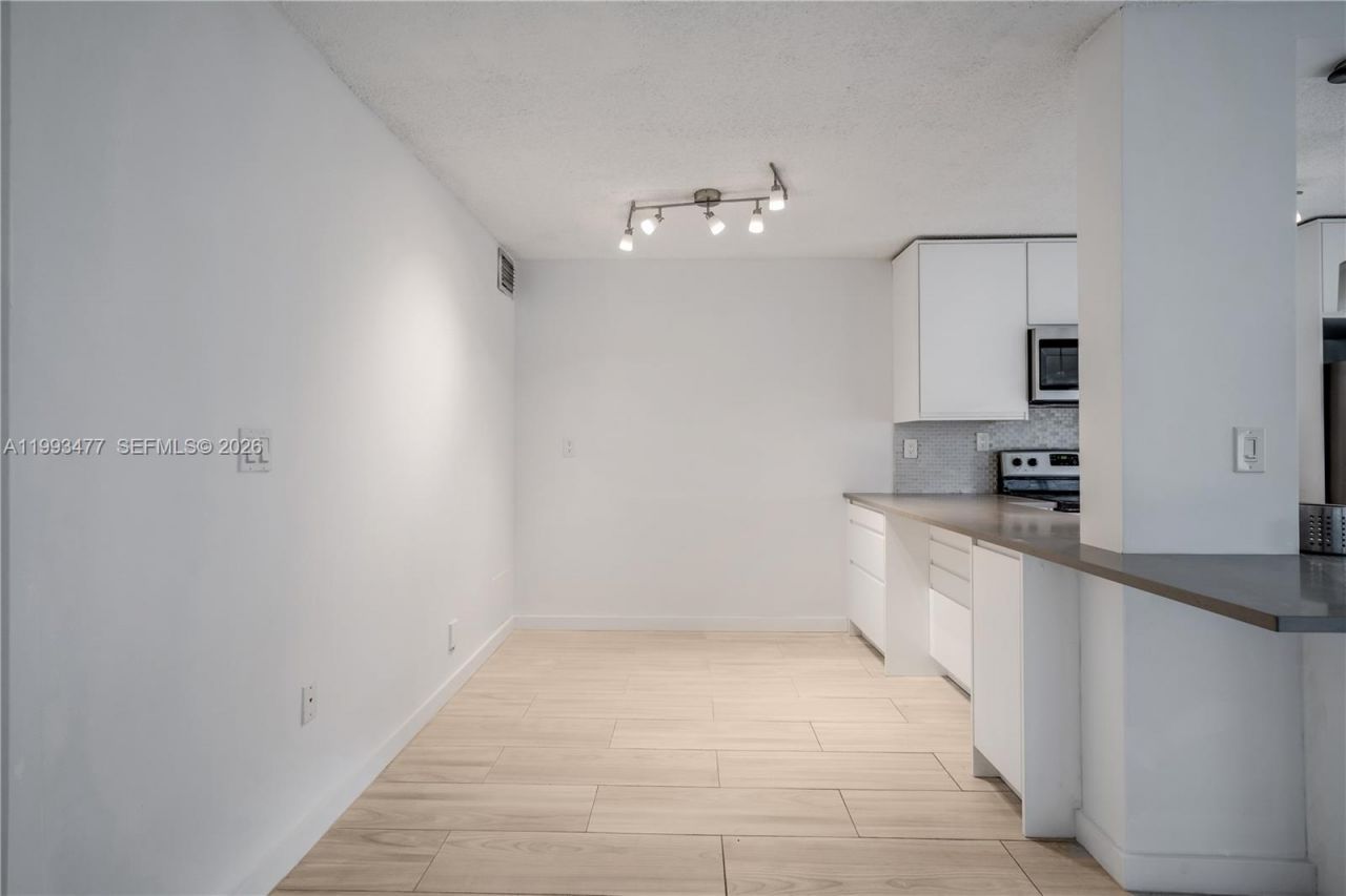 13924 SW 90th Ter, Unit 13924, Miami, FL 33186 Photo