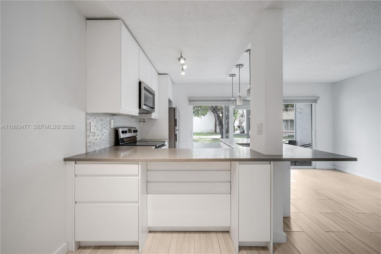 13924 SW 90th Ter, Unit 13924, Miami, FL 33186 Photo