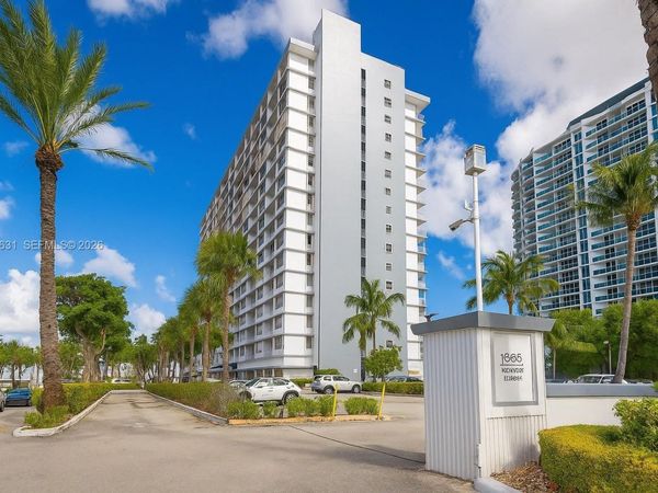 1865 79th St Cswy , Unit 15F, North Bay Village, FL 33141