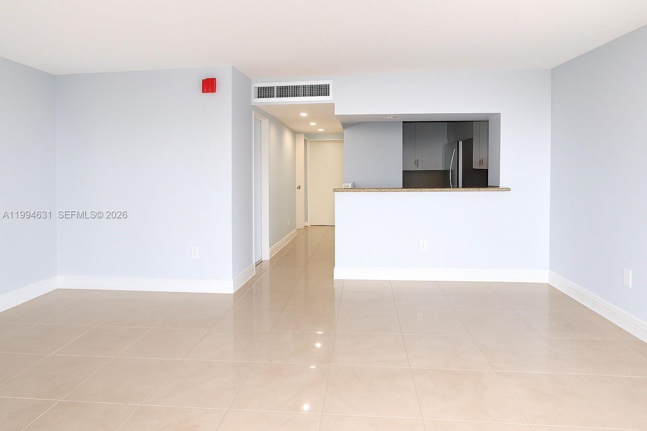 1865 79th St Cswy , Unit 15F, North Bay Village, FL 33141 Photo